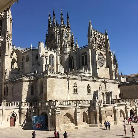 Vivienda Turistica Puerta Real * Burgos