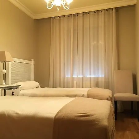 Vivienda Turistica Puerta Real *