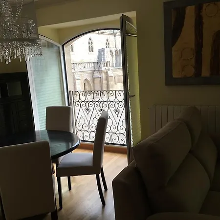 Vivienda Turistica Puerta Real * Burgos